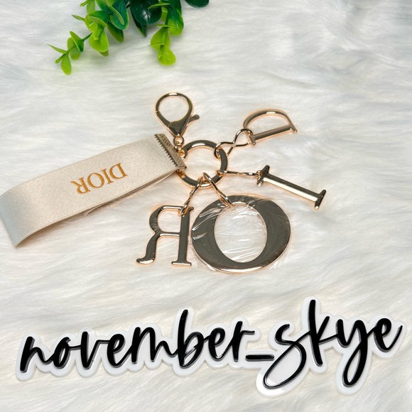 Dior Gold Letter Keychain/Bag Charm - Picture 7 of 7